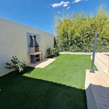 Pour 10 Personnes Avec Piscine Et Jacuzzi *