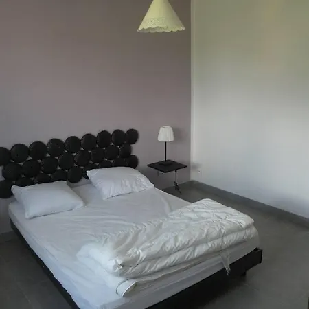 Holiday home Pour 10 Personnes Avec Piscine Et Jacuzzi Ales