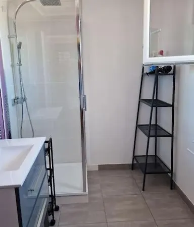 Pour 10 Personnes Avec Piscine Et Jacuzzi Ales